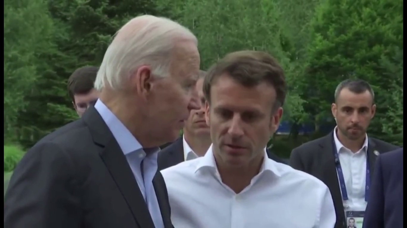 The disoriented Biden receives a lecture from Macron – World-Signals News